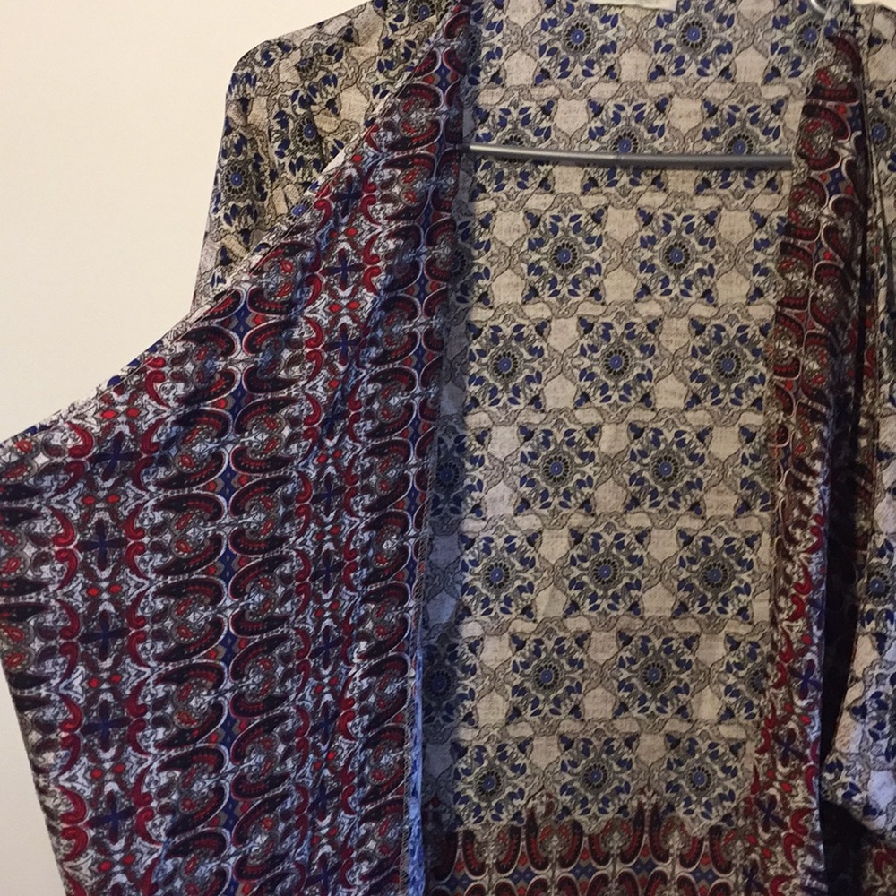 Patterned cover up - Picture 3 of 5